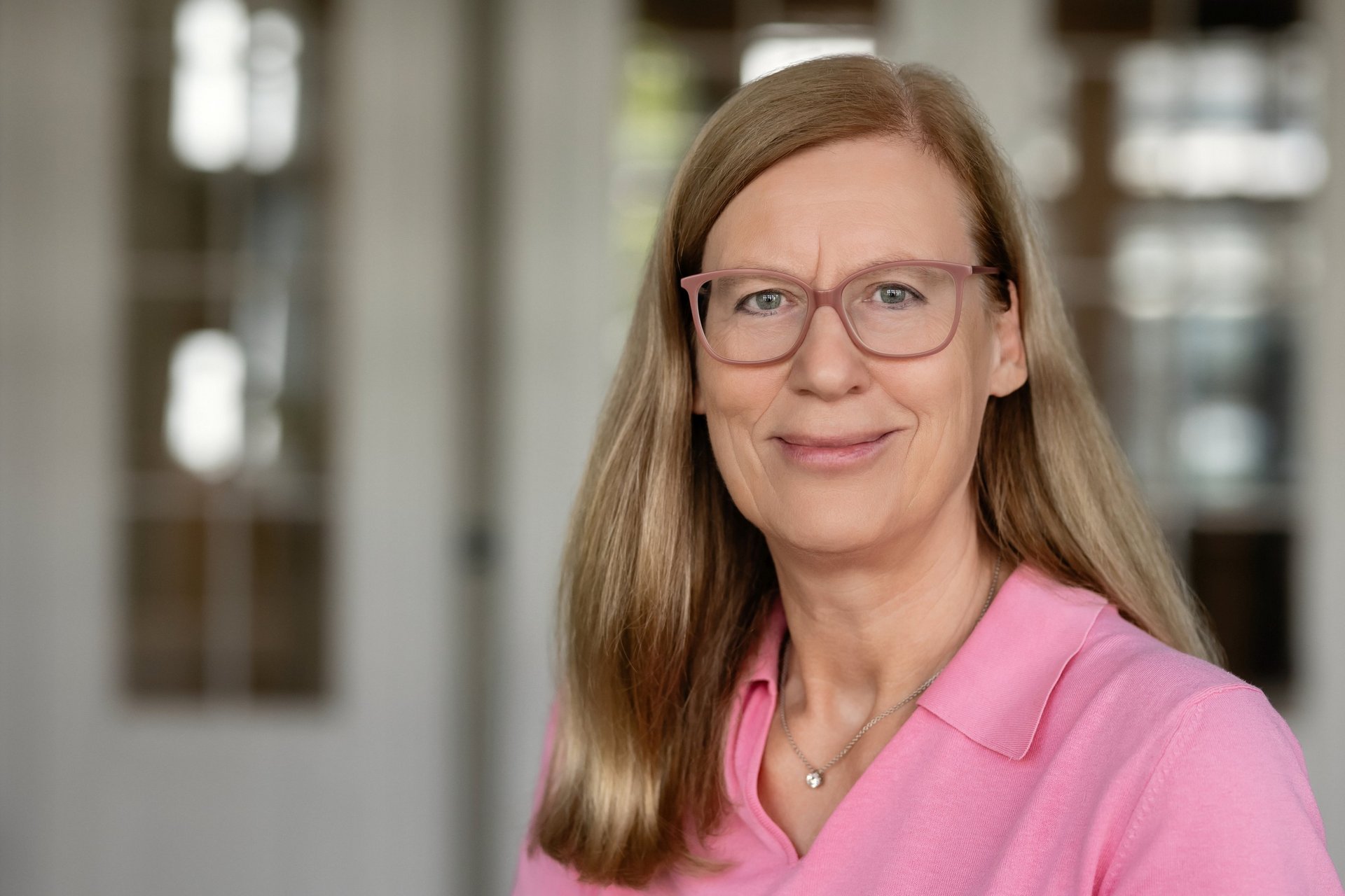 Porträtfoto Juliane Scholl